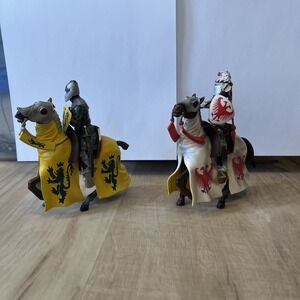 Blue Box Medieval Horse With knight with yellow And White - Set If Two